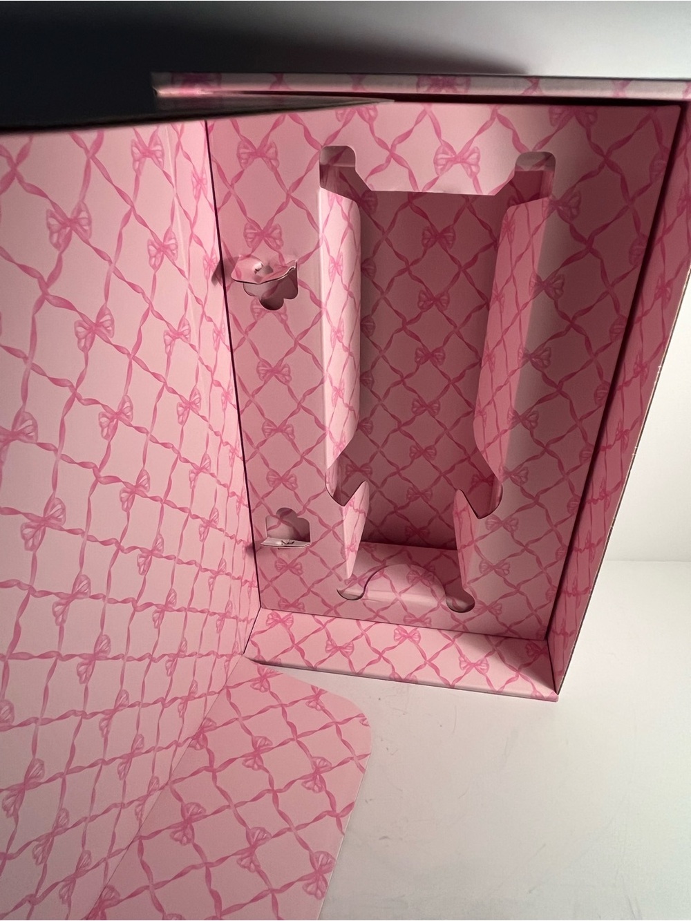 Stanley x LoveShackFancy Pink Patterned Gift Box with Satin Pouch 🎀🎀🎀🎀 (BOX) - Picture 2 of 4